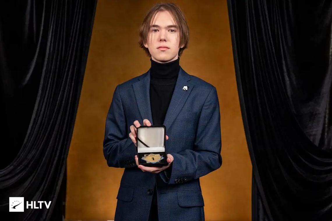 PSG官宣新赛季大名单：上单Hanabi与Azhi轮换